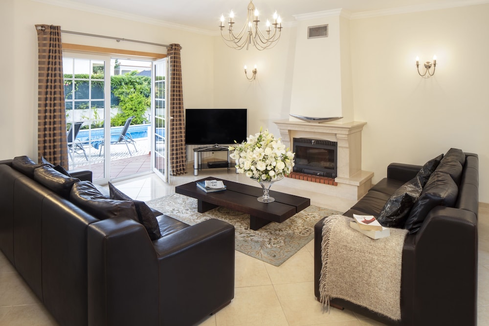 Praia Del Rey Golf And Beach Resort - The Village 29/50