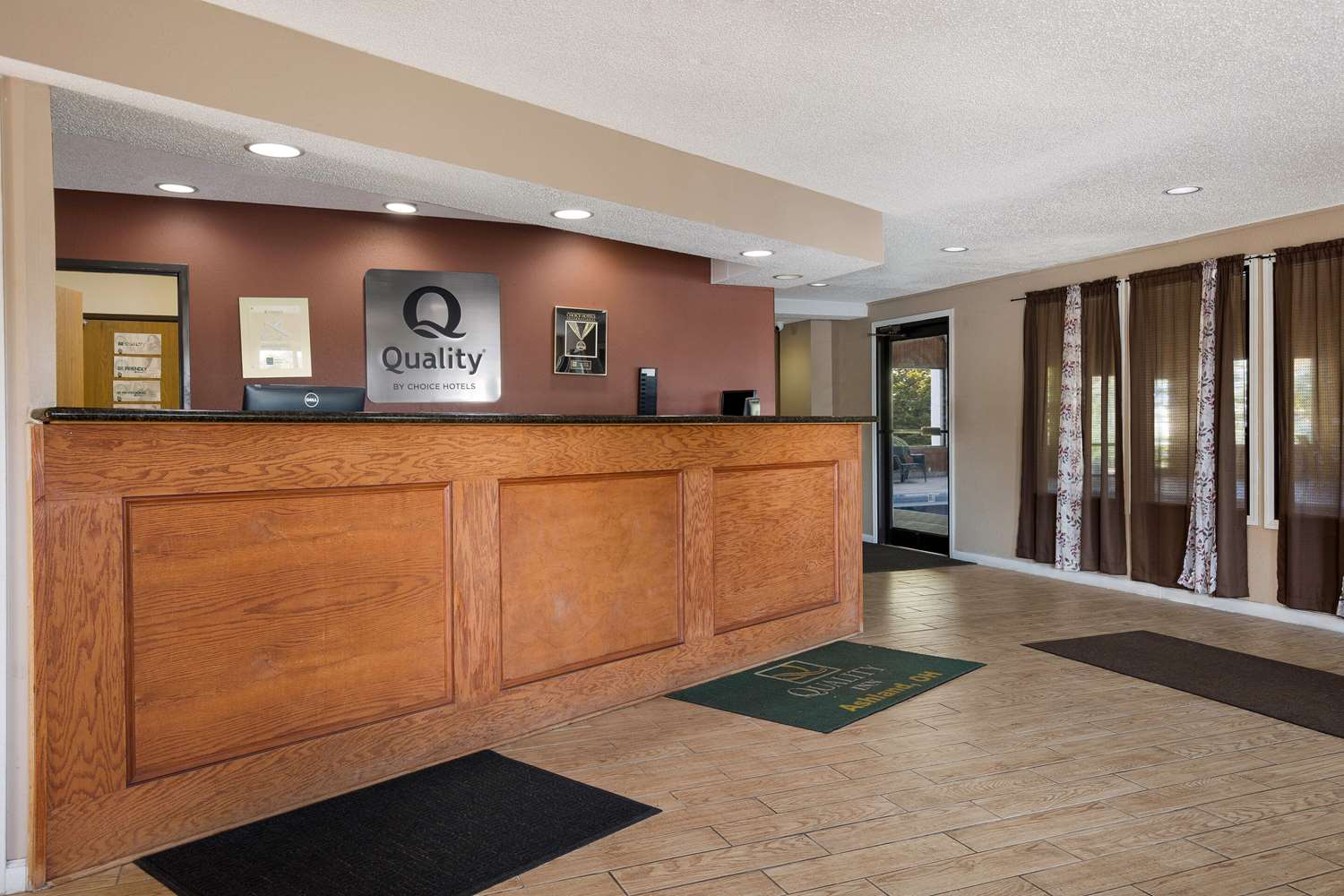 Quality Inn Ashland I-70 and US 250 6/31