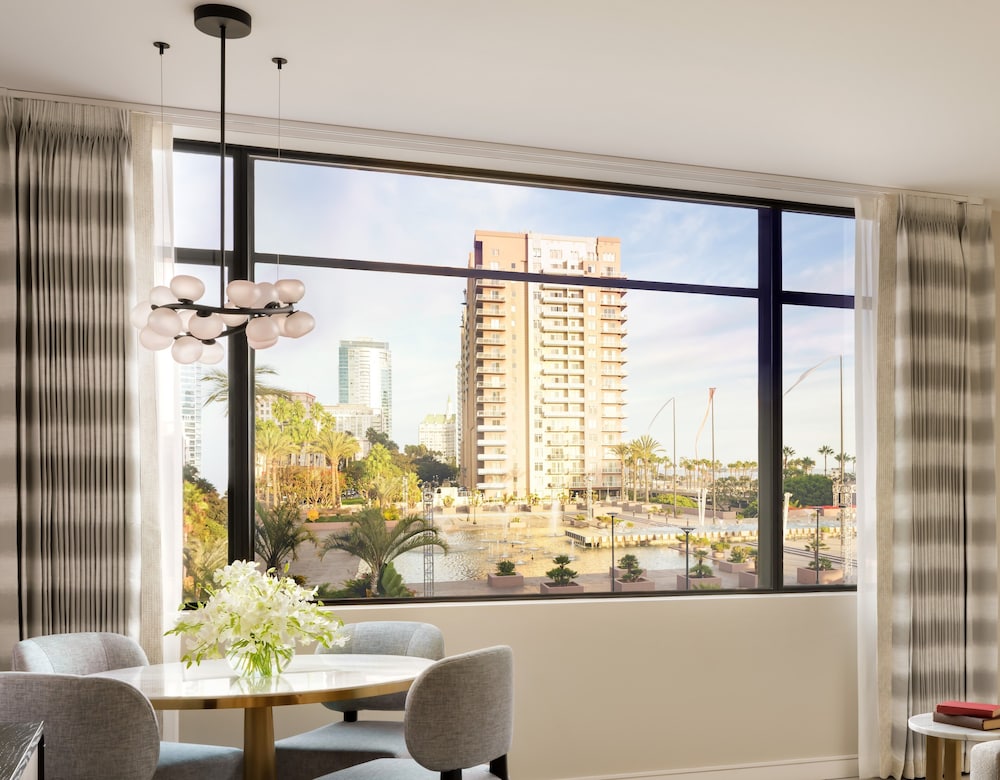 Fairmont Breakers Long Beach 11/50