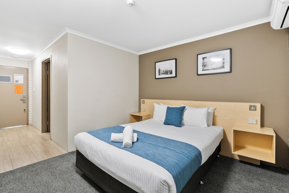 Morayfield Tavern Motel 5/28