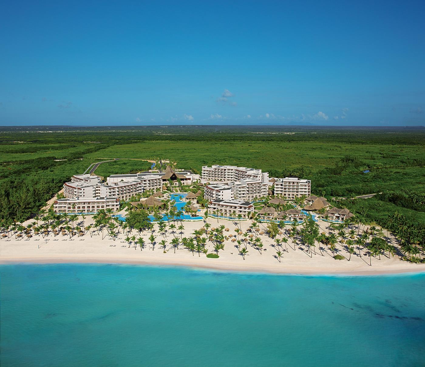 Preferred, Club, Bungalow, King Bed, Pool View
