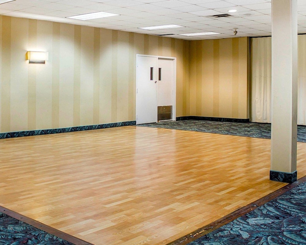 Wilkes Barre Inn And Suites 29/50