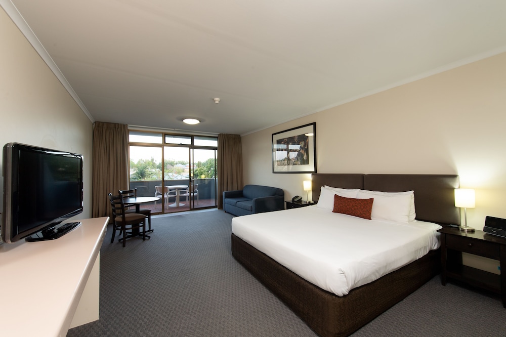 Mantra Meridien Adelaide 18/53