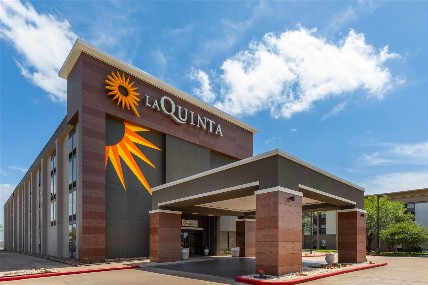 La Quinta Inn & Suites by Wyndham Houston Stafford Sugarland 16/17