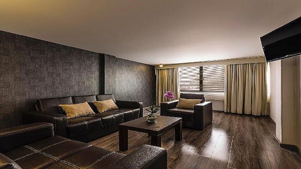 Suites Meson del Cid 16/26