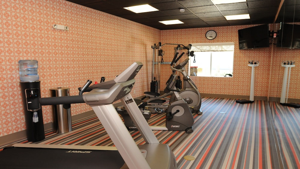 HOLIDAY INN EXPRESS COVINGTON MADISONVILLE 28/49