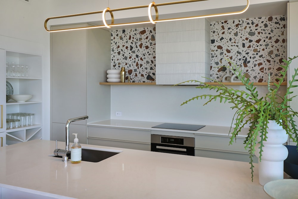 ELEMENT ON COOLUM BEACH 75/75