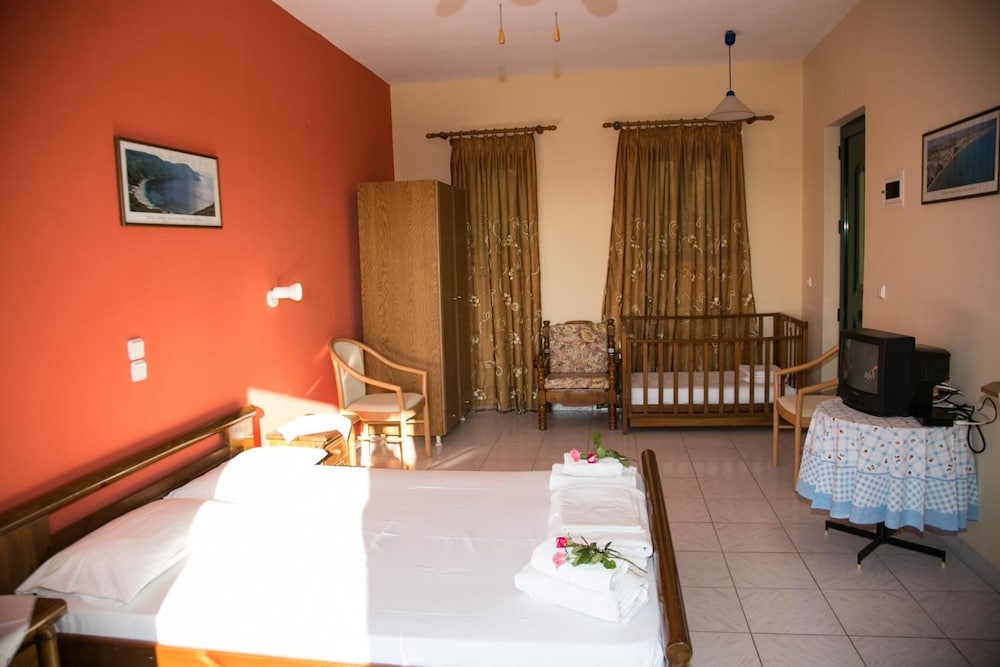 Almyros Studios And Apartments 12/44