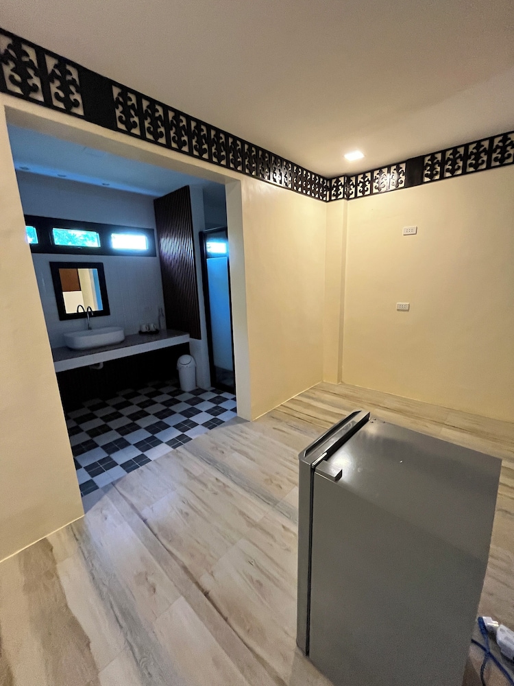 Ananyana Beach Resort 40/70