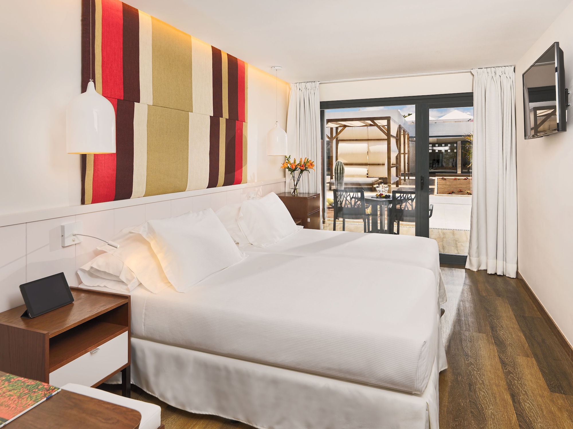 CLASSIC, DOUBLE OR TWIN BED