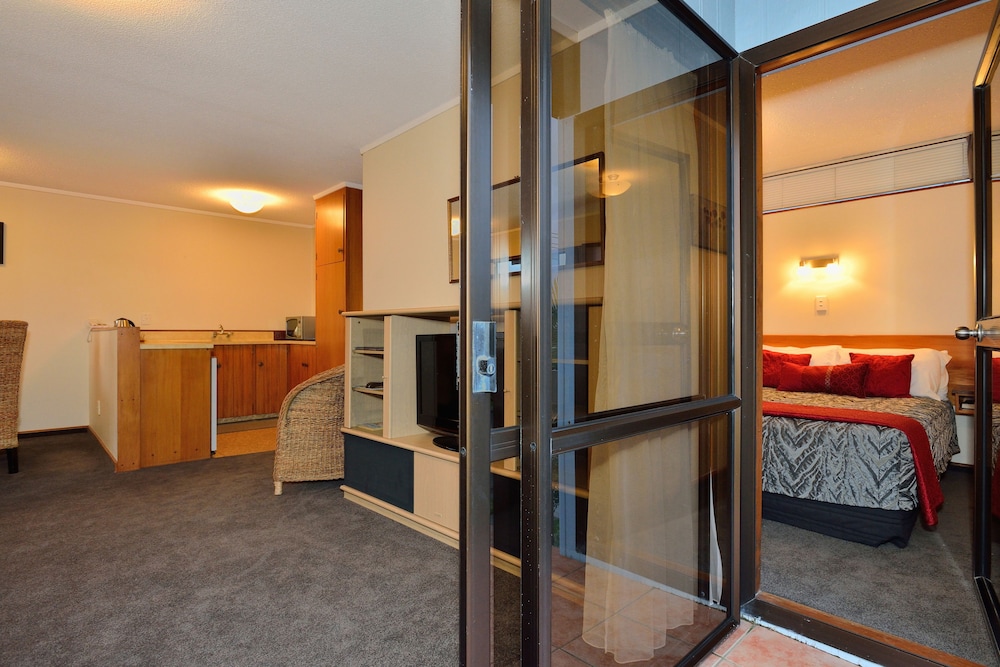 Waikanae Beach Motel 42/76