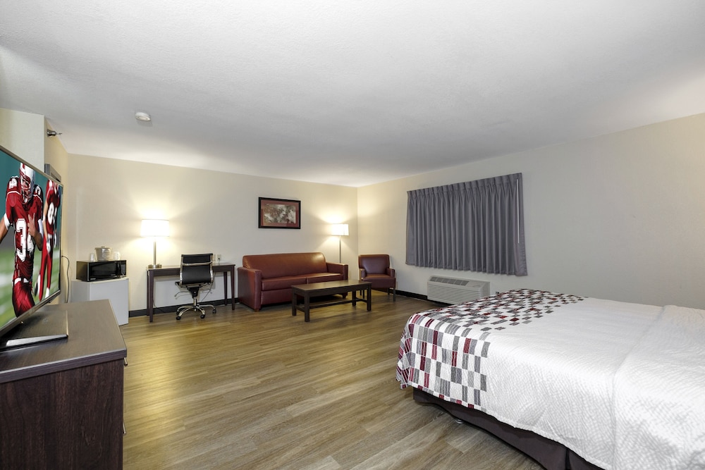Red Roof Inn Holton 6/18