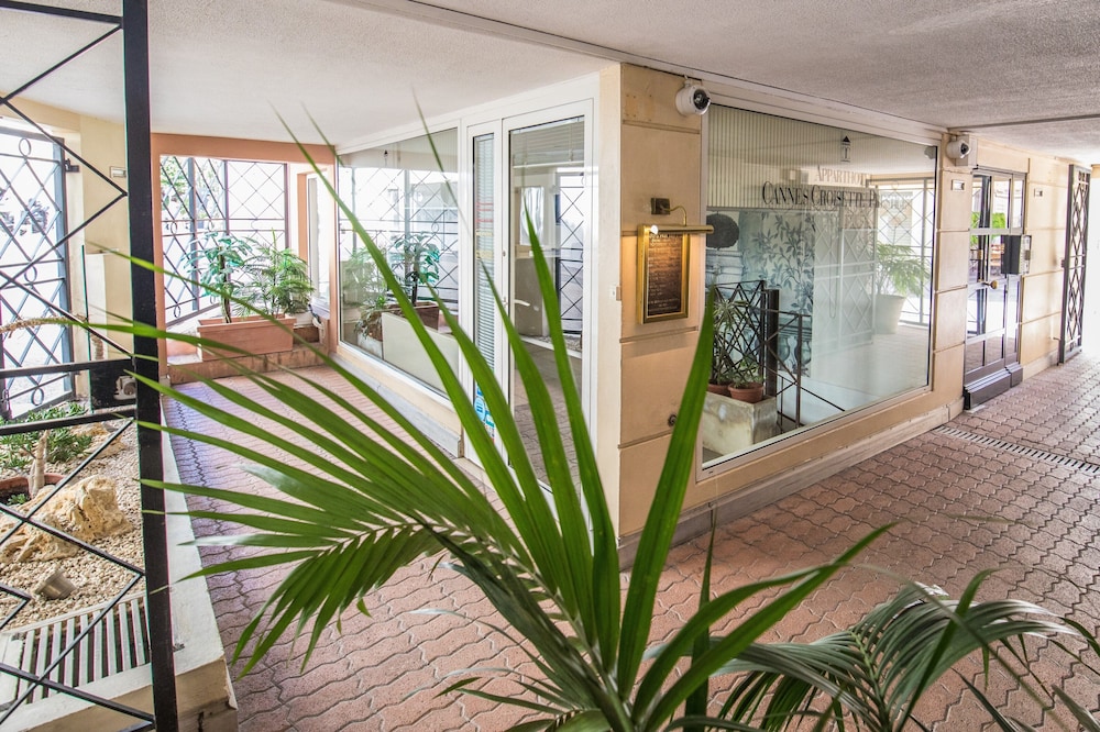Cannes Croisette Prestige Apparthotel 44/50