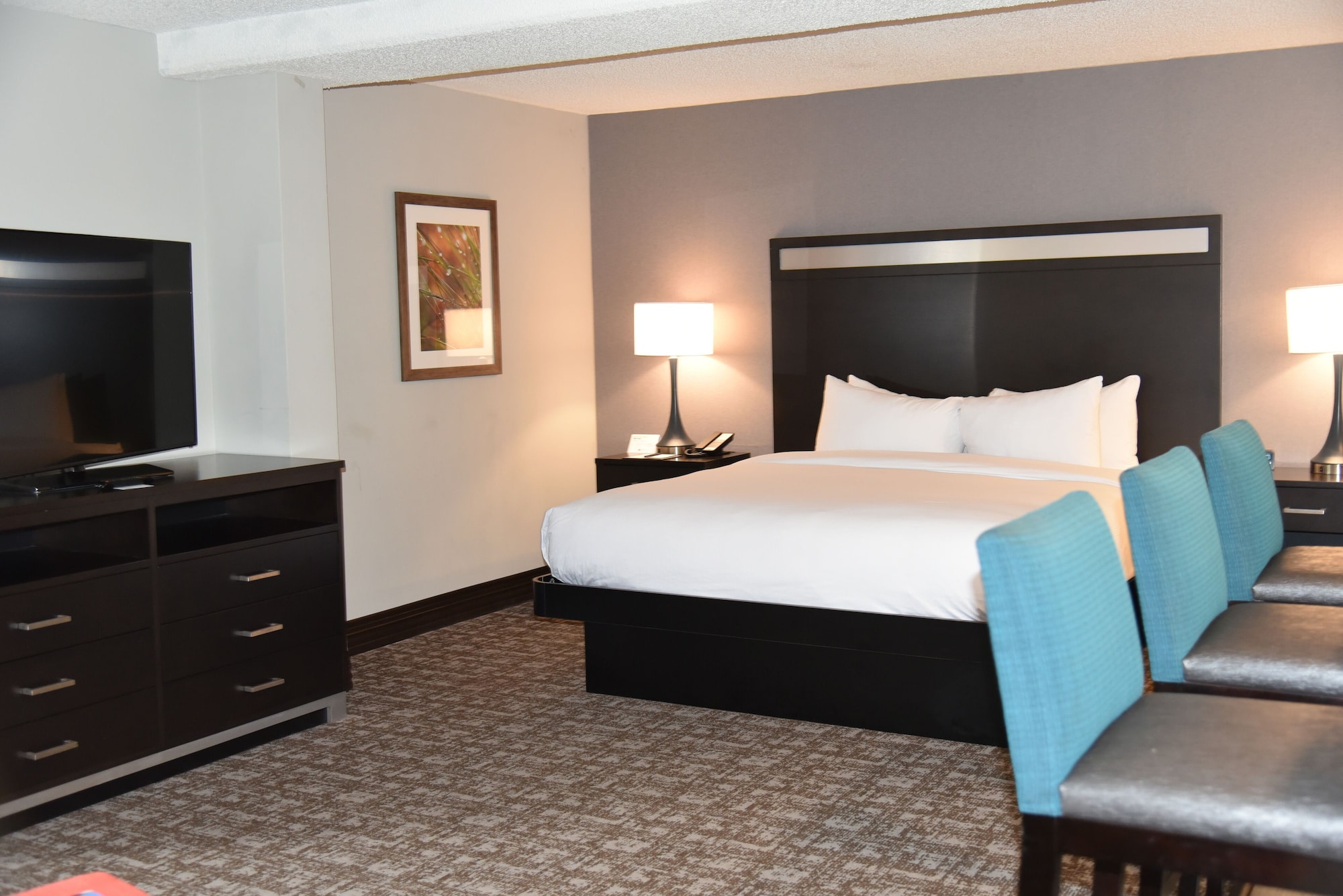 JUNIOR SUITE, KING BED