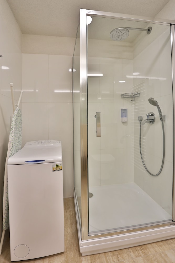 VIP Apartments 19/30