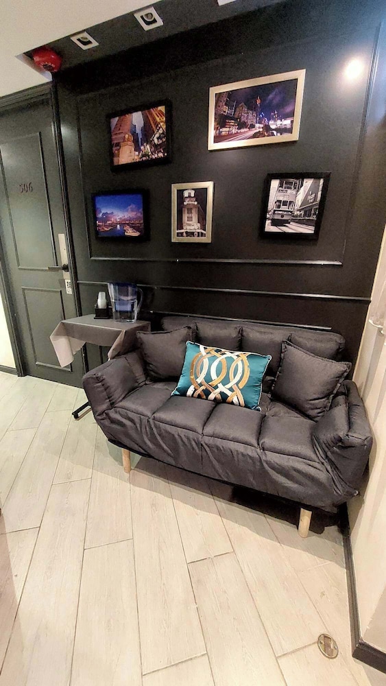 9 Boutique Hotel 25/30