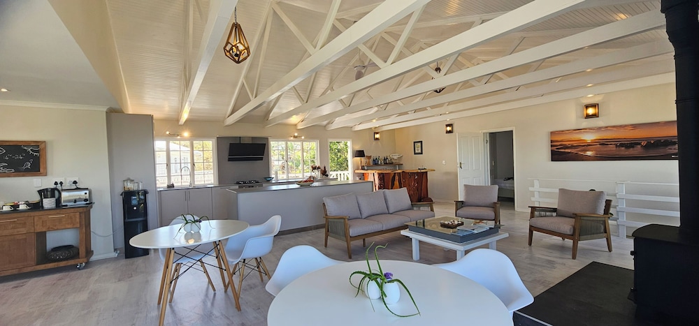 Brenton Beach House 34/50