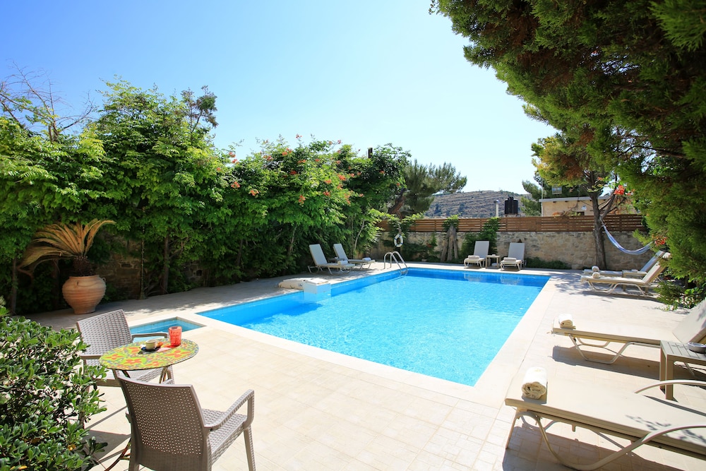KAMILARI PASIPHAE VILLA 44/60