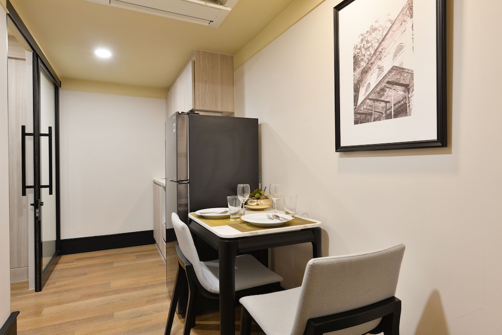 Oakwood Hotel and Residence Bangkok 44/57