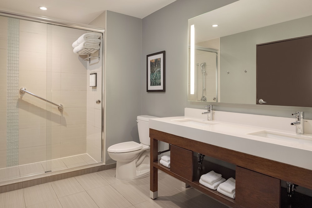 Hyatt Place San Jose/Pinares 63/64