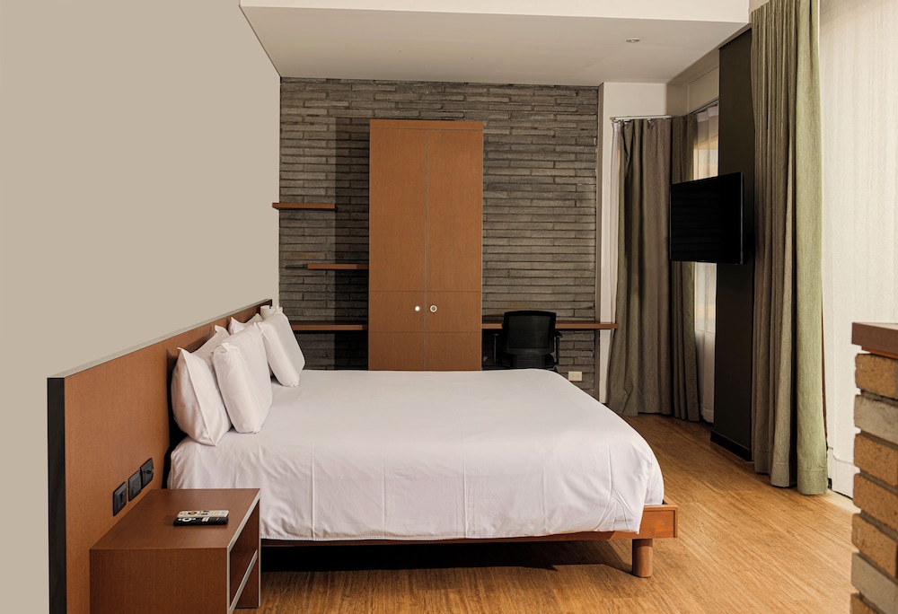 GRAND, LOFT, SUITE