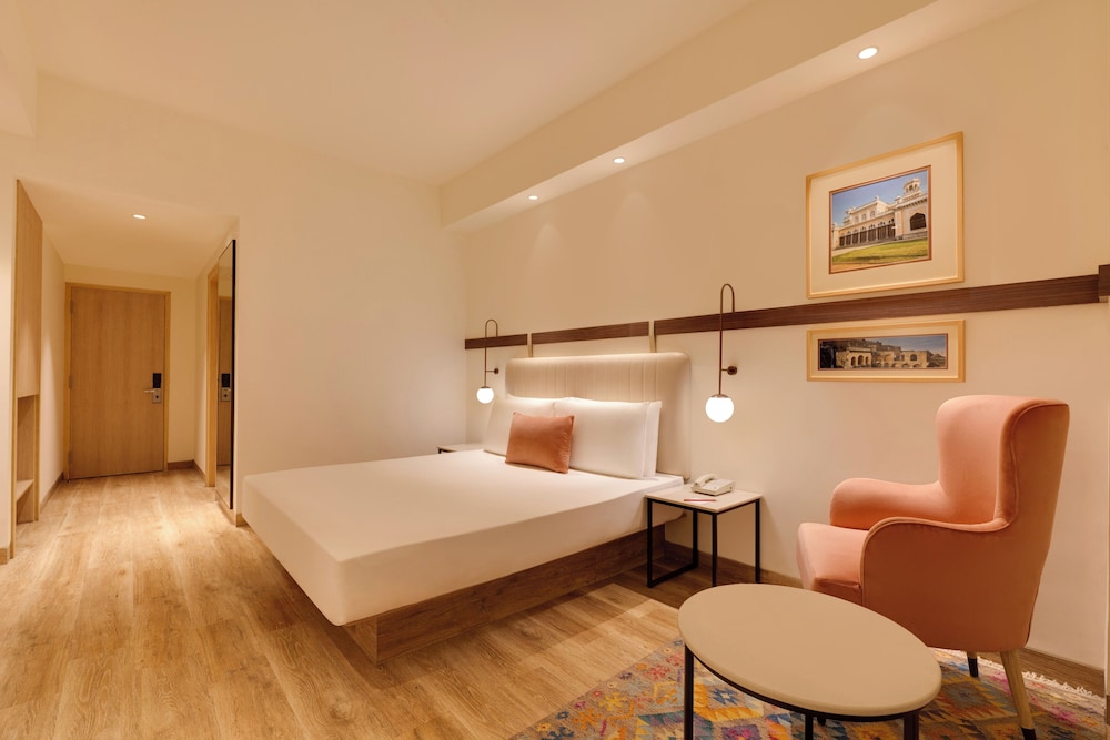 Red Fox Hotel Hitec City 12/33