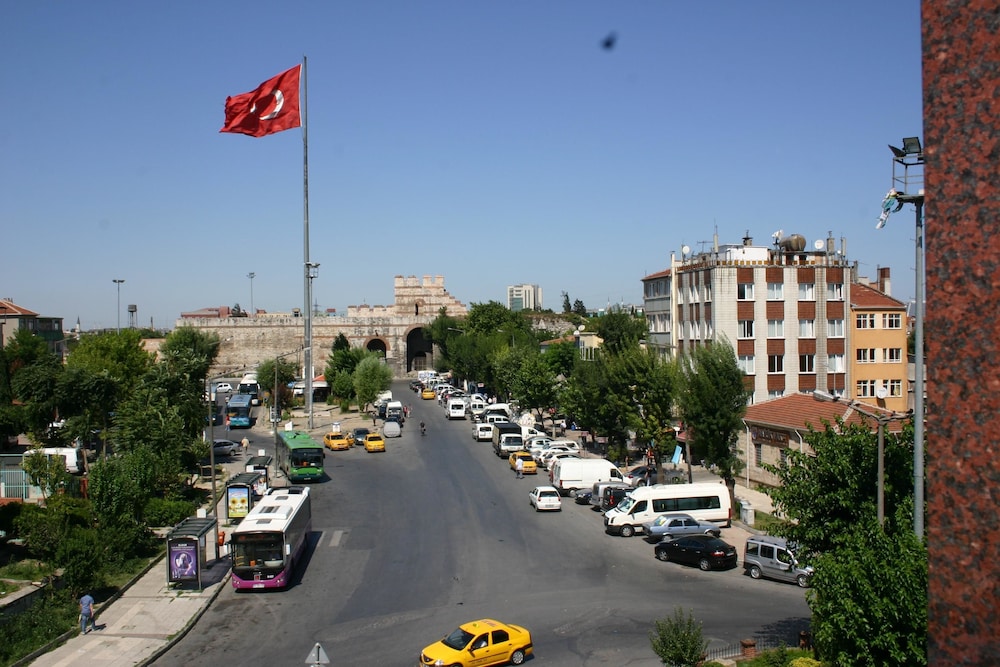 Yavuz Otel 45/49