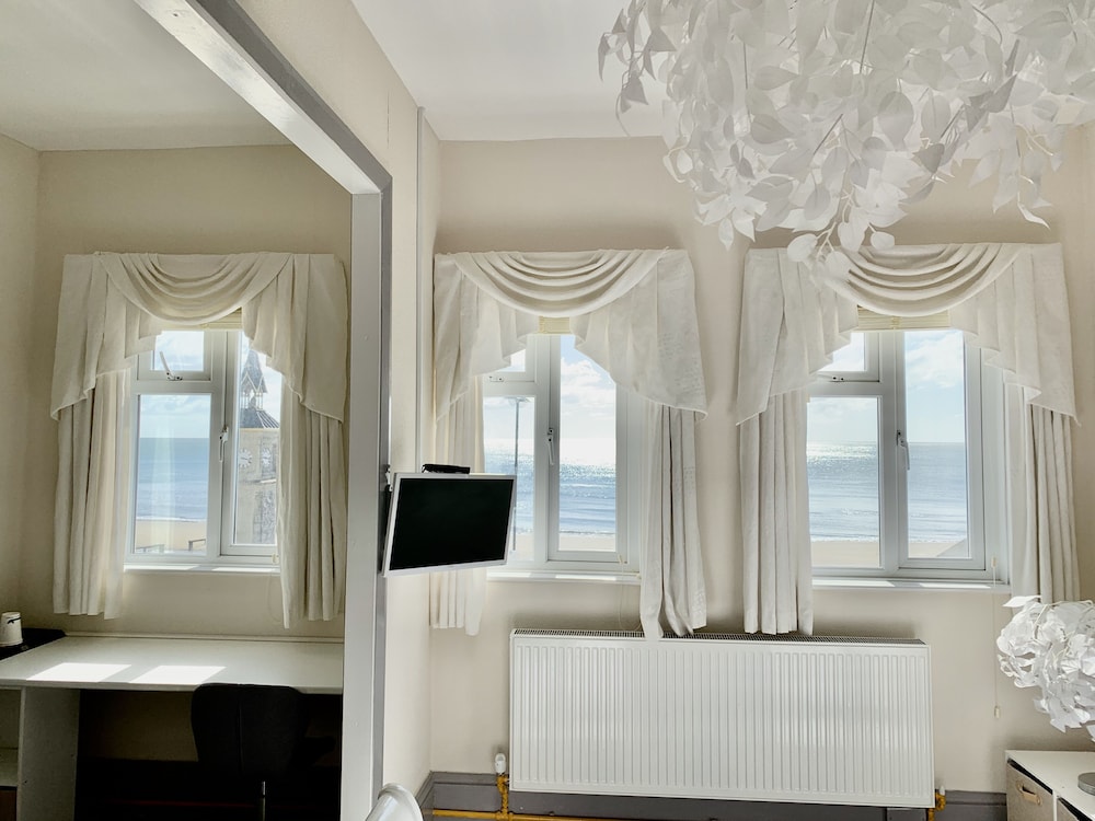 The Waterfront Inn 27/50