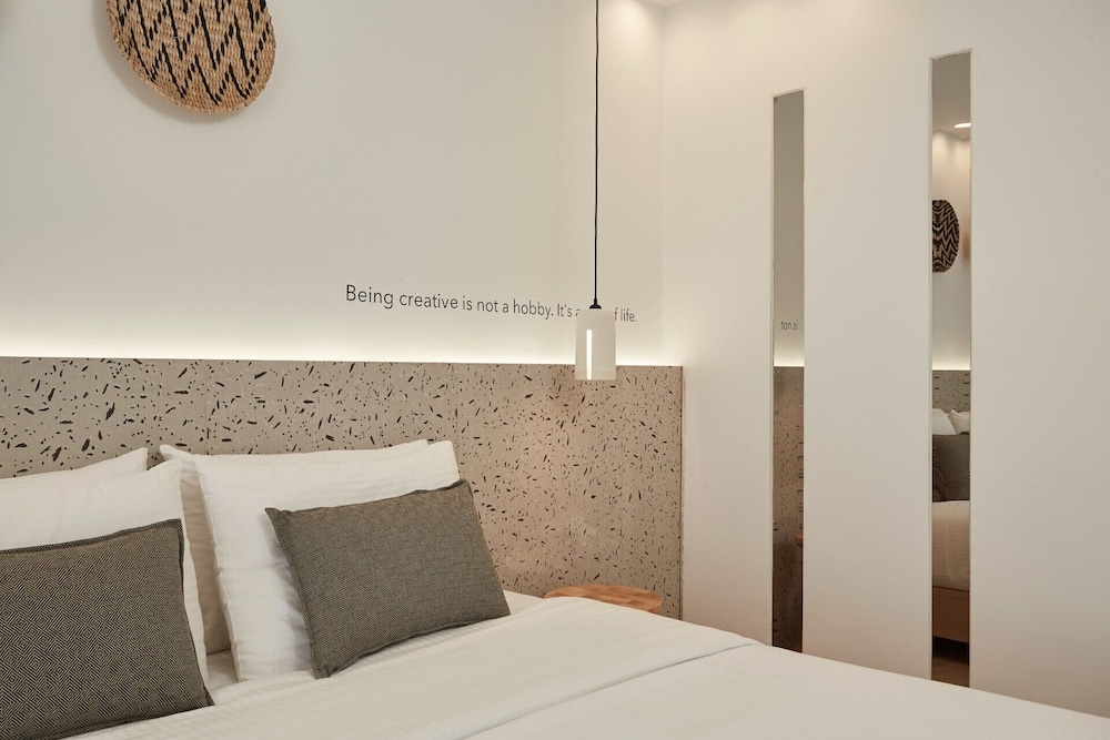 Kosmoplaz Beach Hotel 34/77