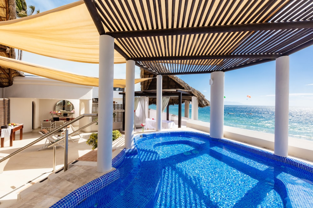 swimming pool spa