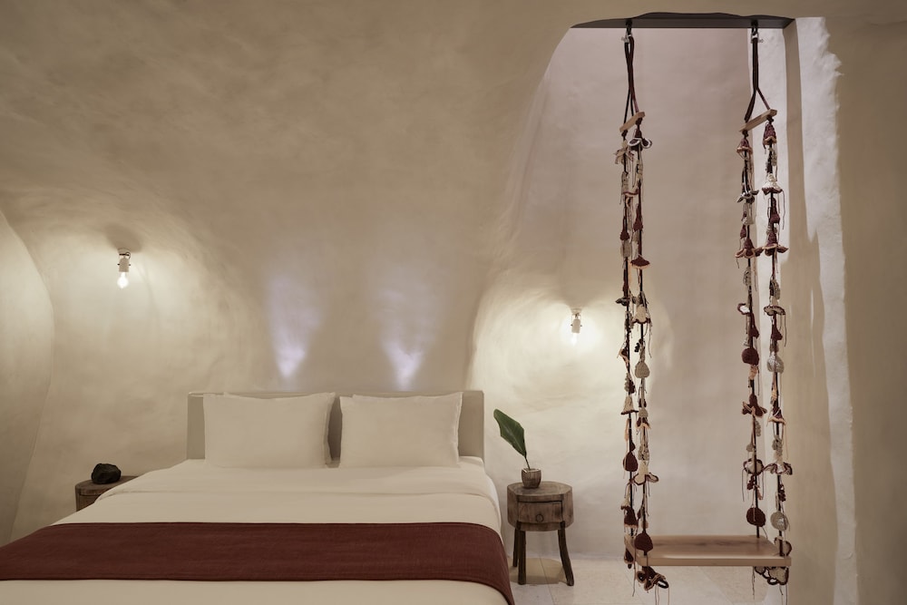 Interior, Junior Suite, Queen Bed, Plunge Pool