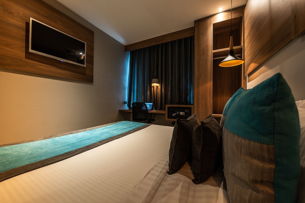 HOTEL BLUE CONCEPT 26/65