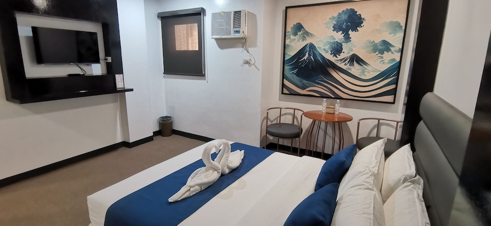 Palette Angeles, Clark International Airport, Formerly Boss Hotel 56/61