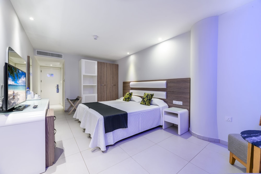 Deluxe, Twin Beds, Inland View، Tasia Maris Sands Beach Hotel - Adults Only 5/7
