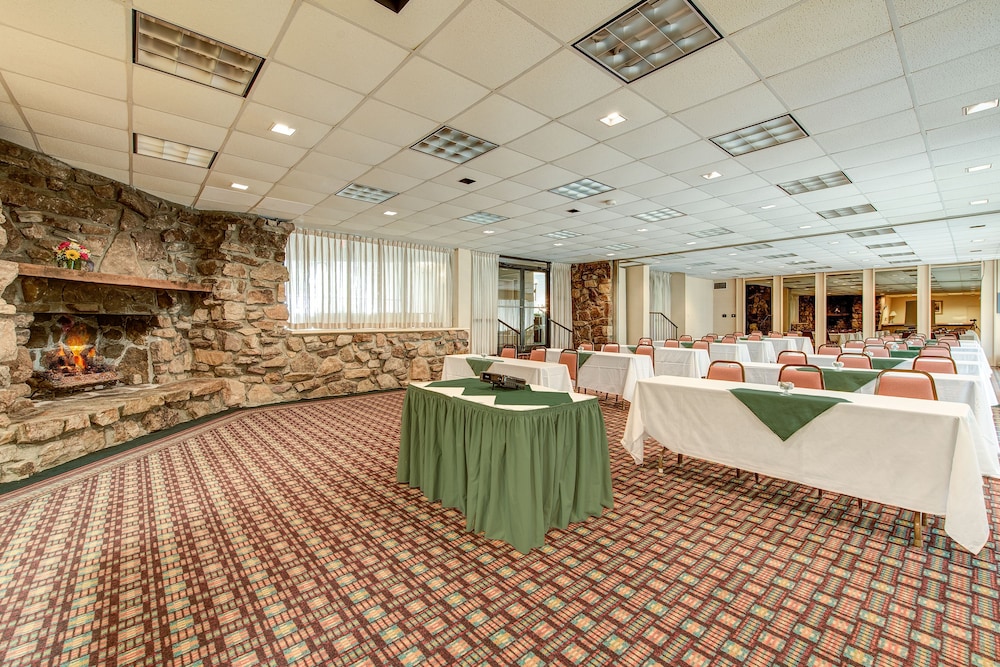 Glenstone Lodge 45/56