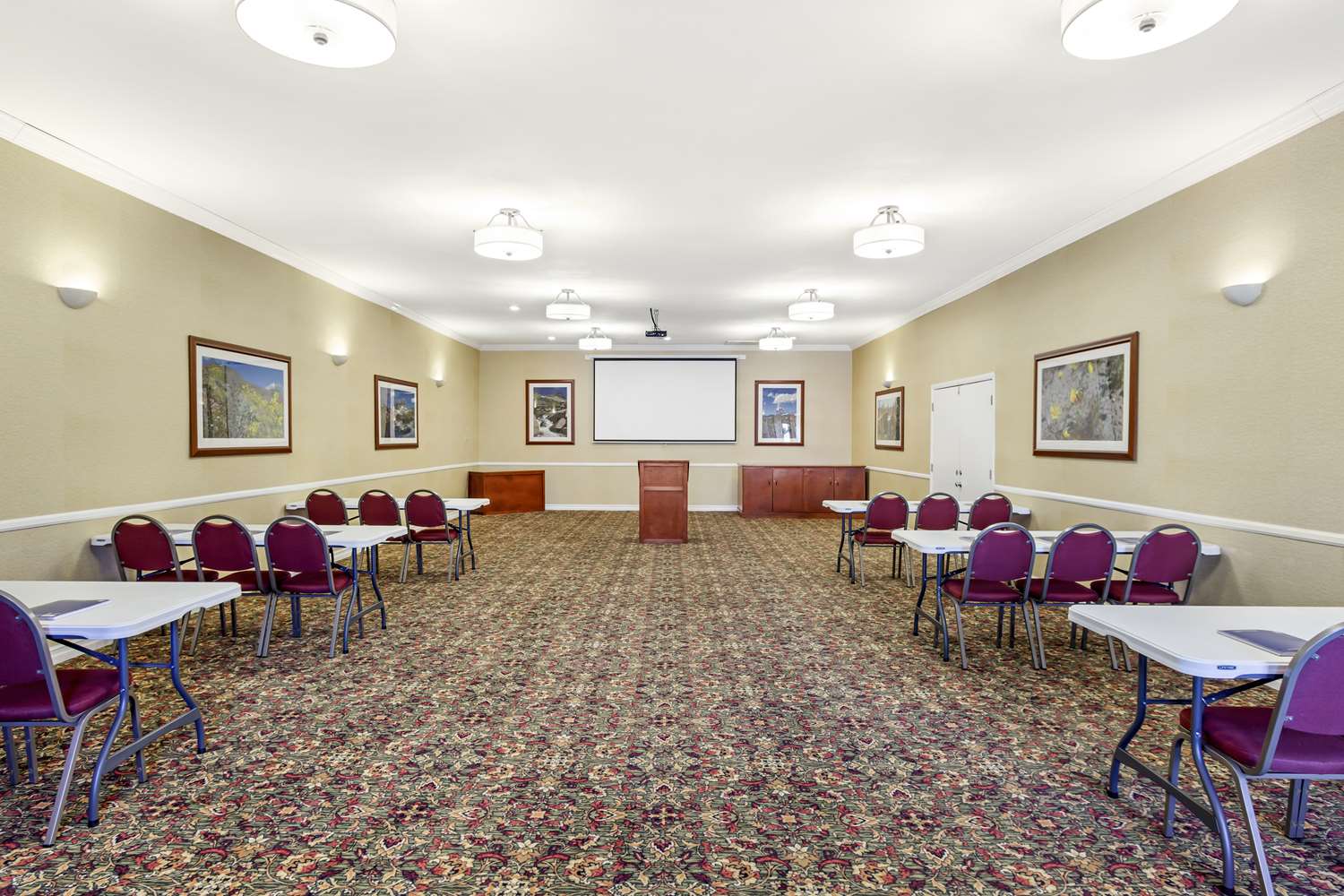 Best Western China Lake Inn 15/24