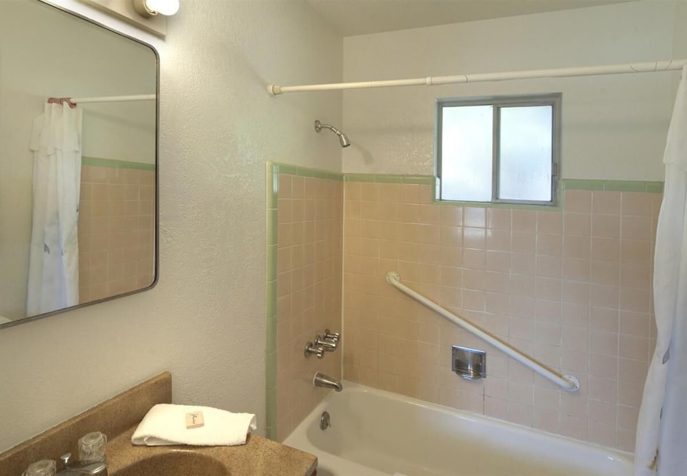 American Executive Inn 29/58