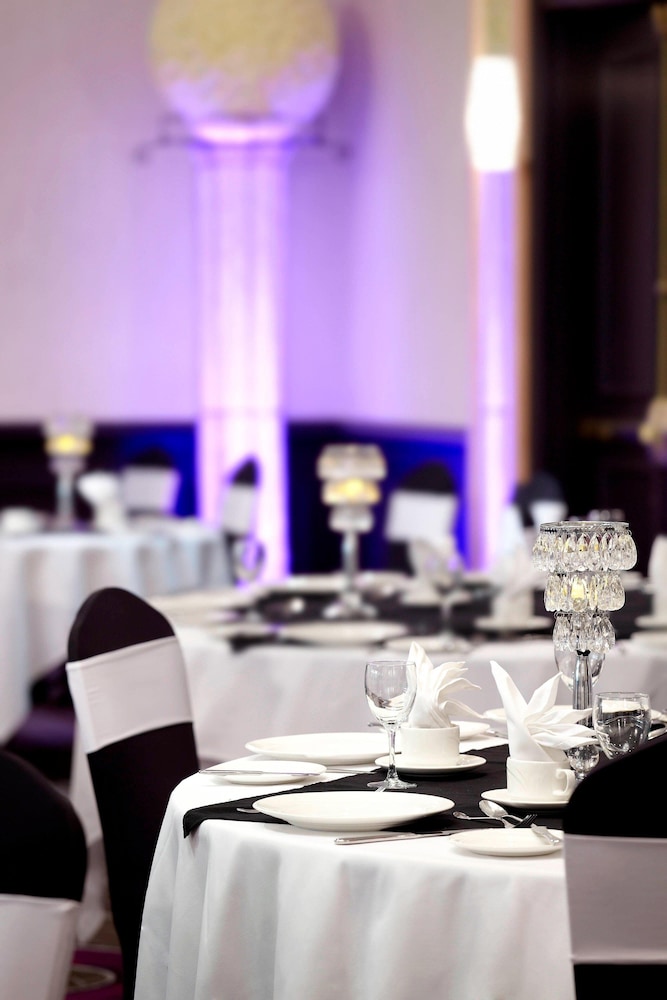 Delta Hotels By Marriott Fredericton 29/37