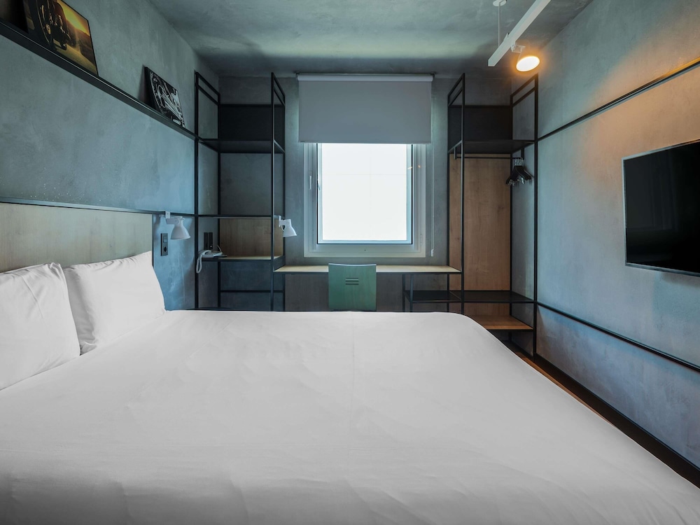Ibis Setubal 17/48
