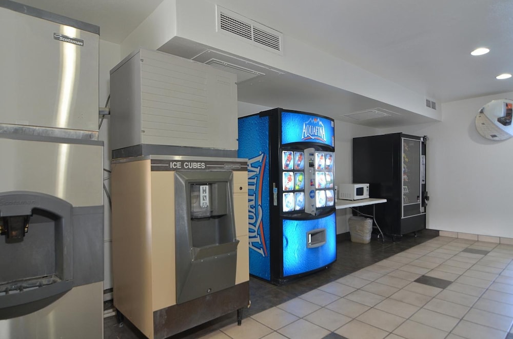 Motel6 Indio, CA - Palm Springs 32/39