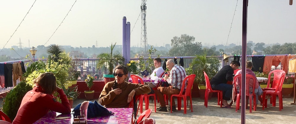 Kundan Bazar Guest House 28/30
