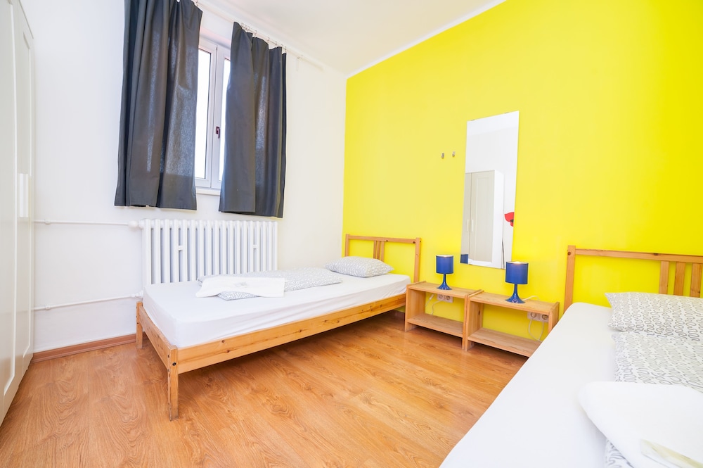 Patio Hostel 5/50