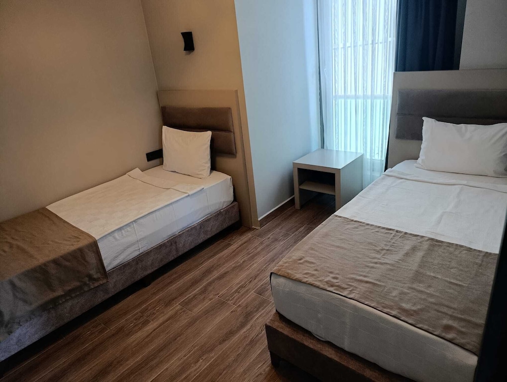 Zenia Otel 15/50