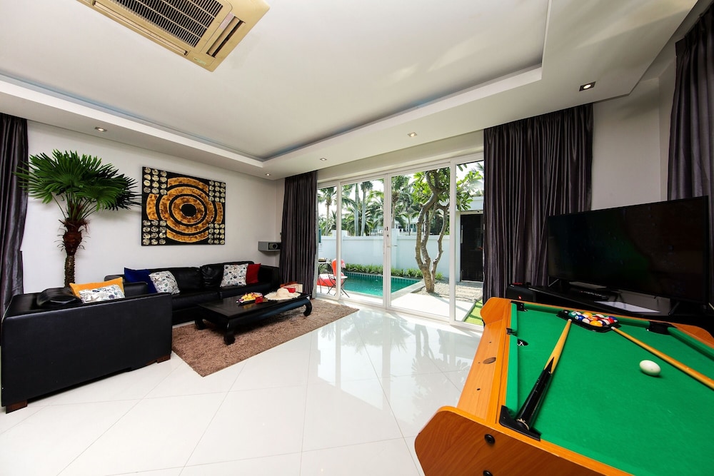 Colibri Pool Villa 34/50