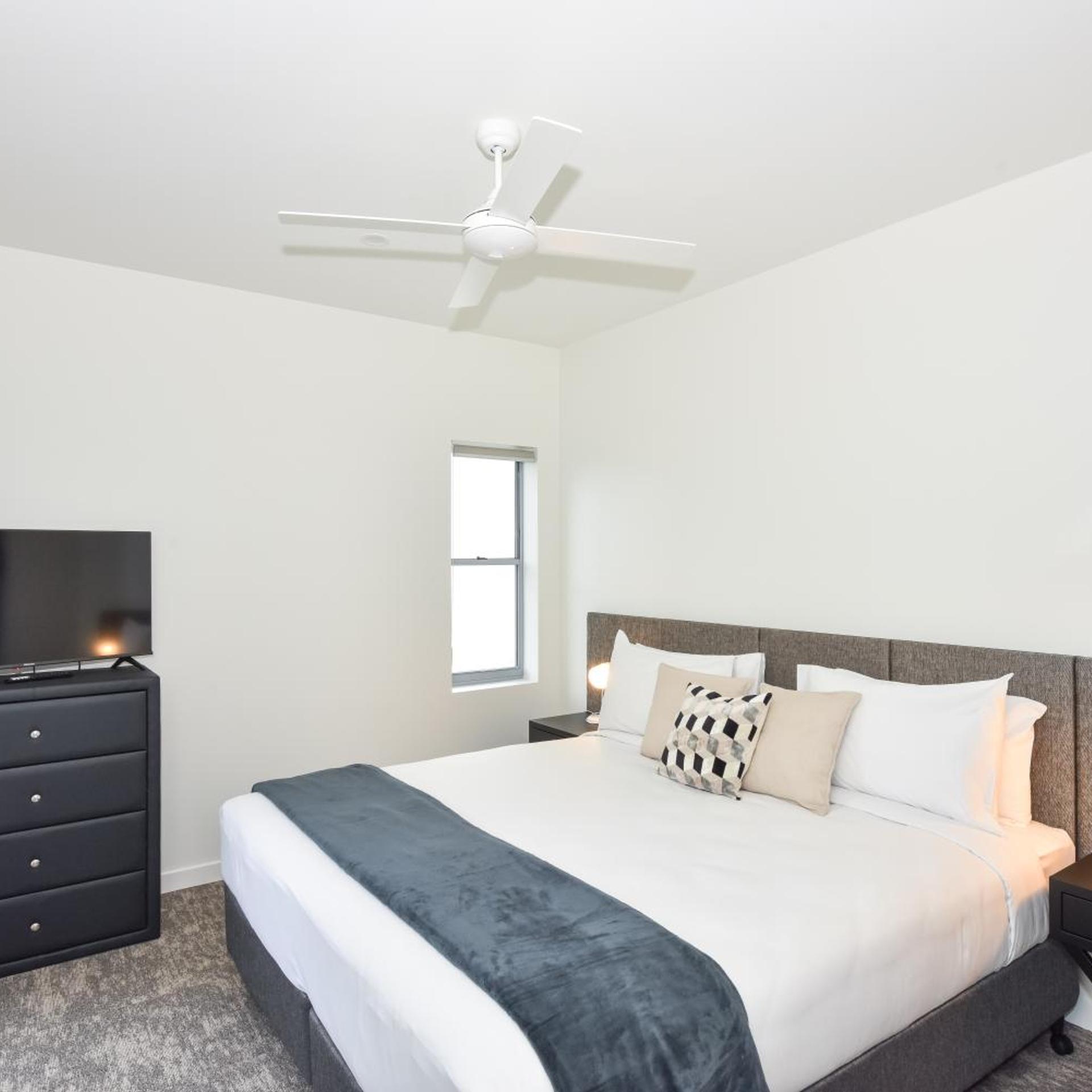 2 BEDROOMS, EXECUTIVE, APARTMENT