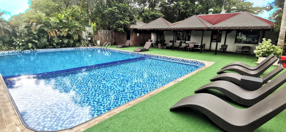 Sunday Hevea Hotel and Resort 51/55