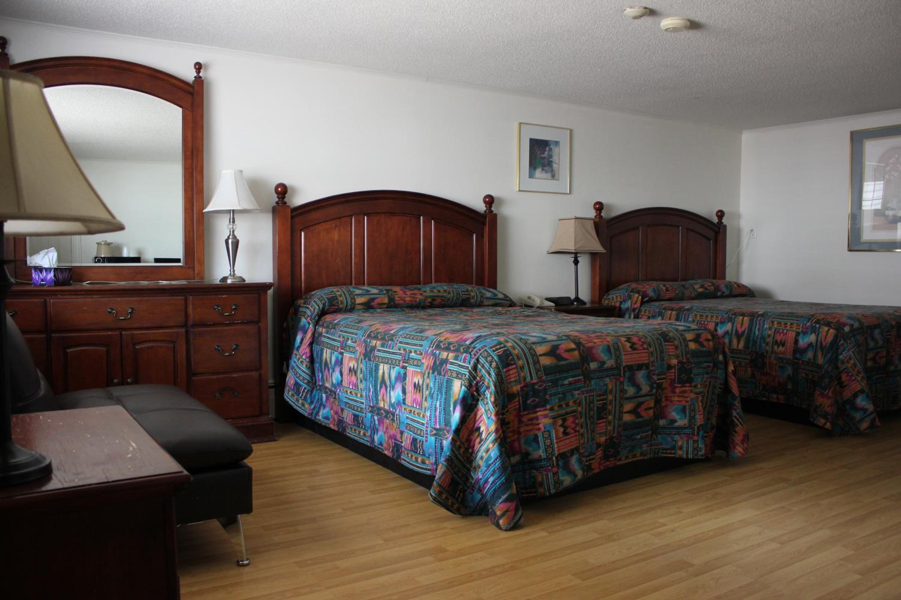 Stonehouse Motel And Restaurant 12/21