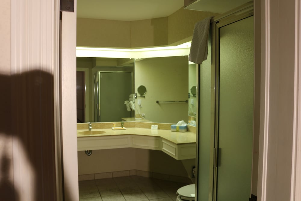 Imperial Swan Hotel Suites 37/38
