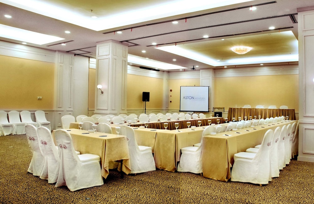Grand Asmat Hotel and Convention Center 54/63