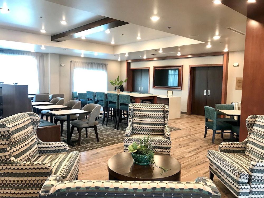 Staybridge Suites Sioux Falls Southwest 38/43